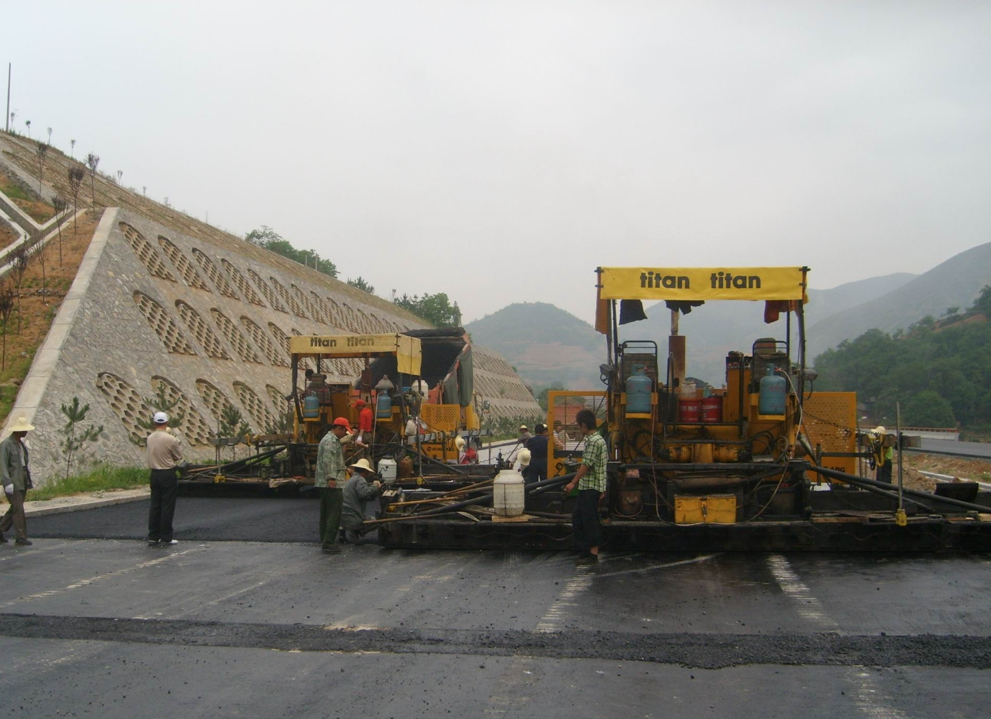 瀝青混凝土攤鋪機(jī)